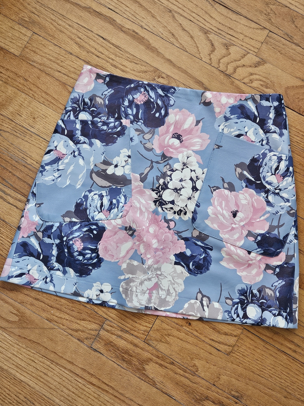 Laundry By Shelli Segal Faux Leather Blue Floral Mini Skirt w/ Pink Accents NWOT